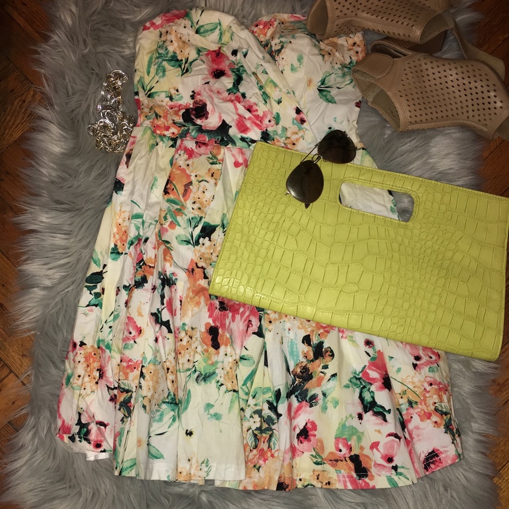 Floral Trapless Dress 👗